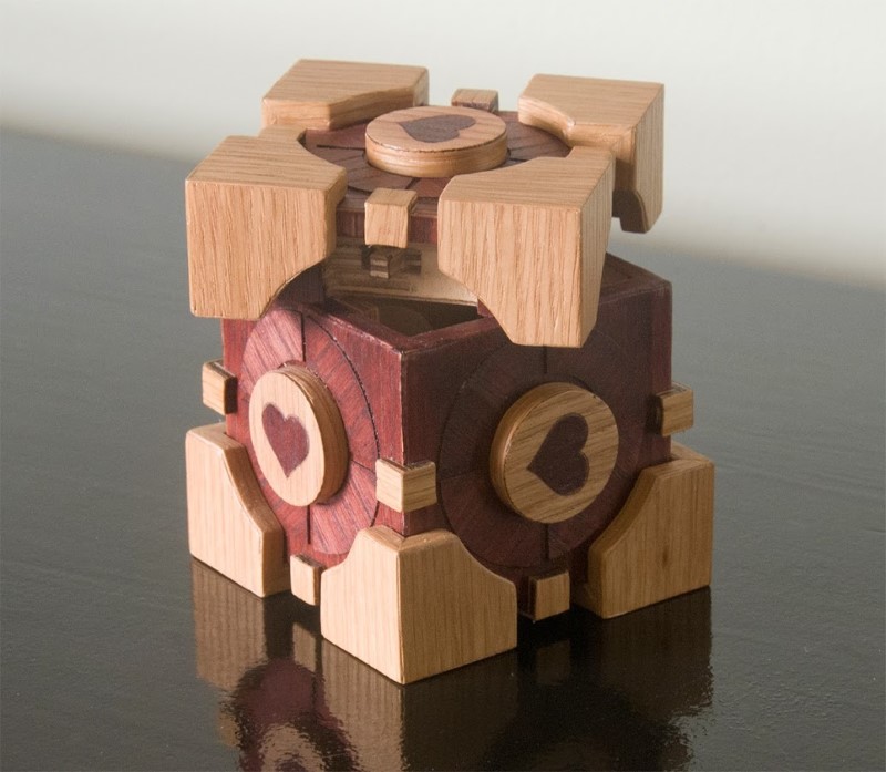 Companion Cube · A Wooden Box · Construction on Cut Out + Keep · Creation  by Lufe Soto