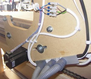The wiring on the other gantry side of Ronald L's blackToe v2.1 cnc router